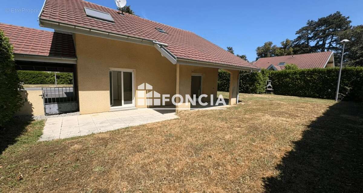Étrembières – Villa mitoyenne 5 chambres avec jardin de 308 m², garage et abri voiture, à proximité de la douane de Veyrier - photo 2