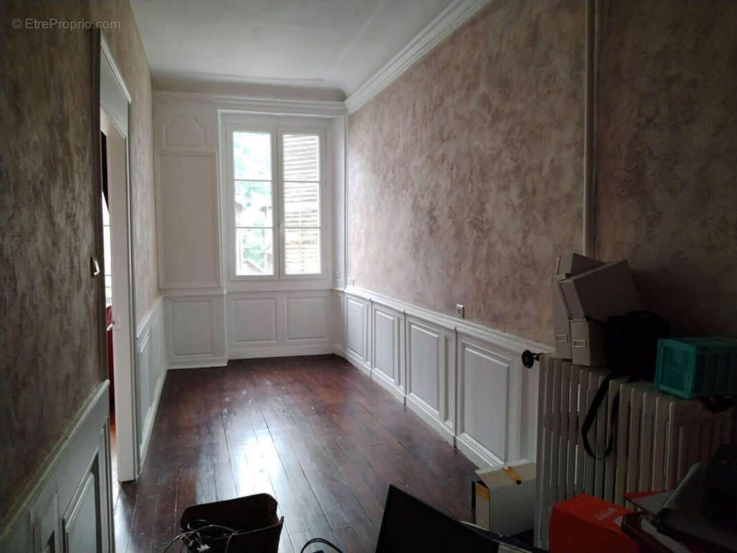 Appartement à SALINS-LES-BAINS