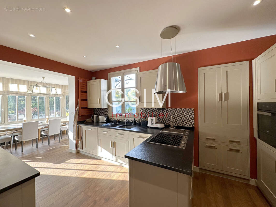 Maison à VILLE-D&#039;AVRAY