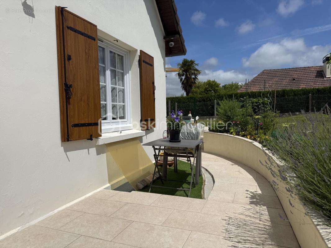 Maison à PONT-L'EVEQUE