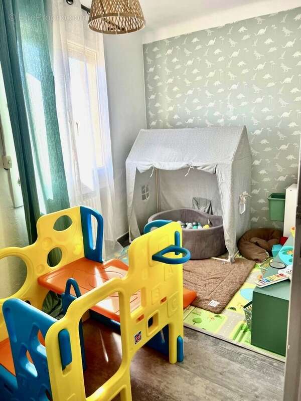 Maison à PEZILLA-LA-RIVIERE