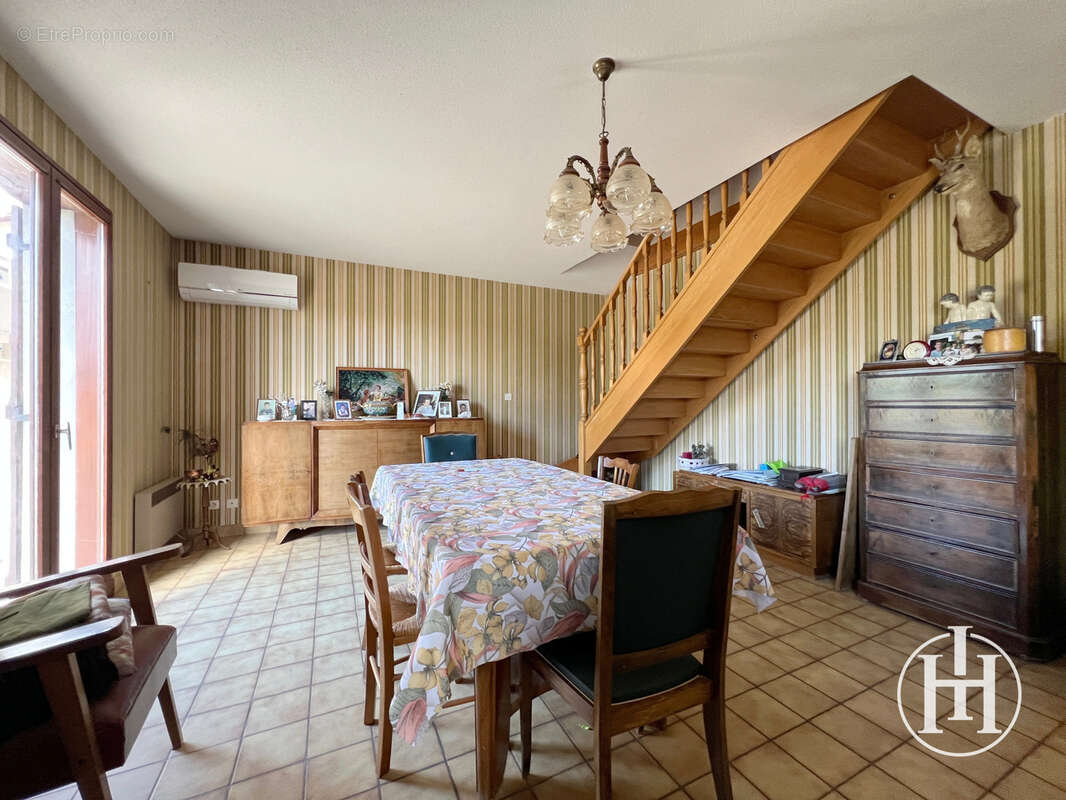 Maison à MEAULNE