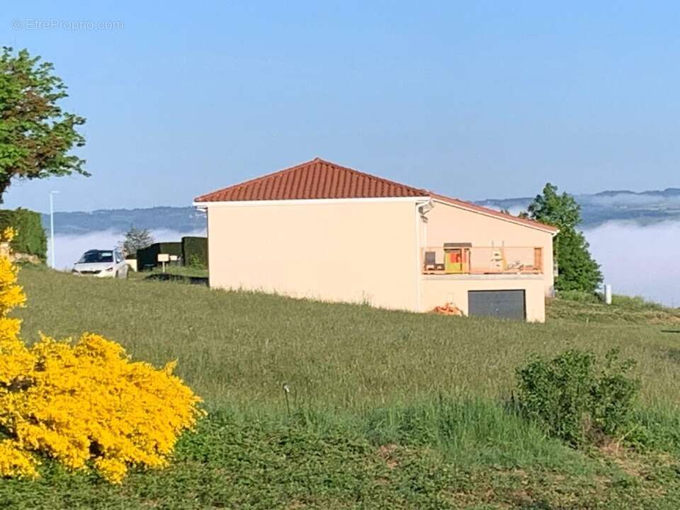 Terrain à LA CHAPELLE-D'AUREC