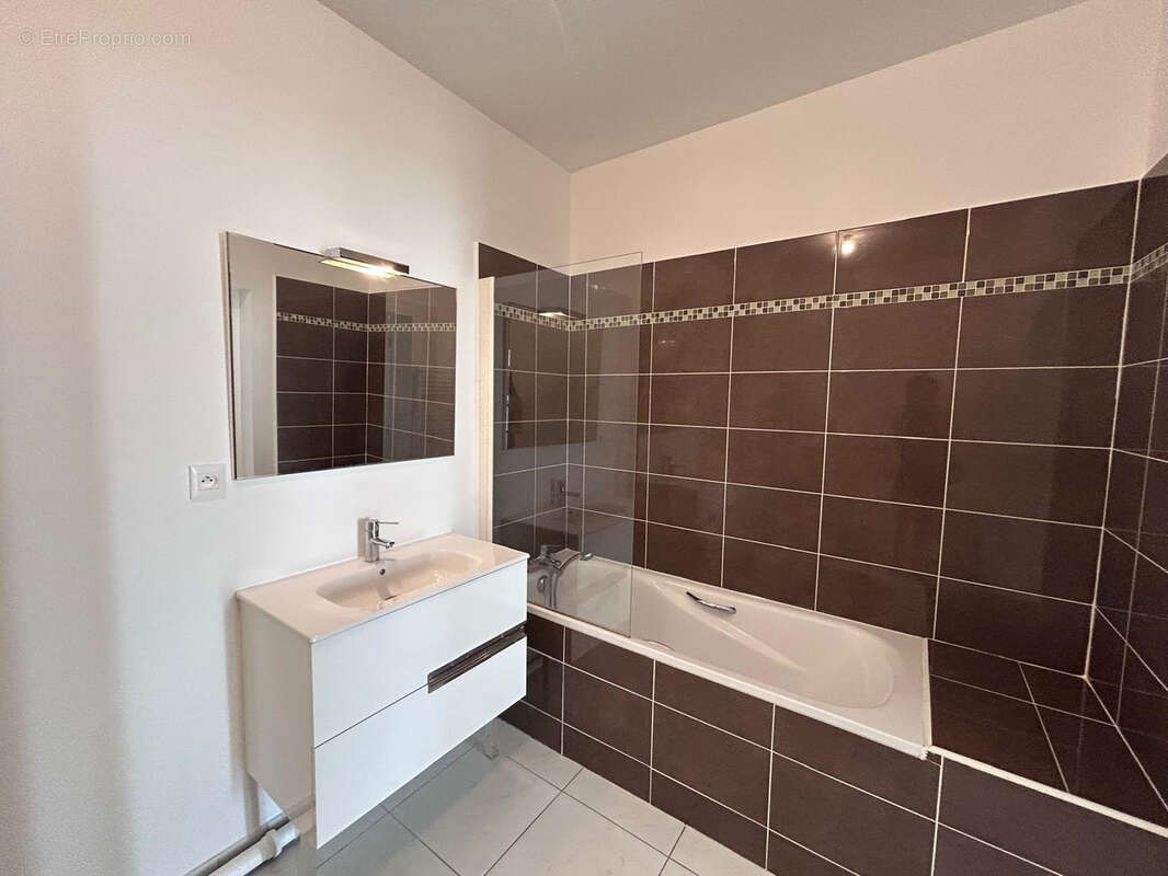 Appartement T1 bis avec balcon et parking à Orléans Gare - photo 3