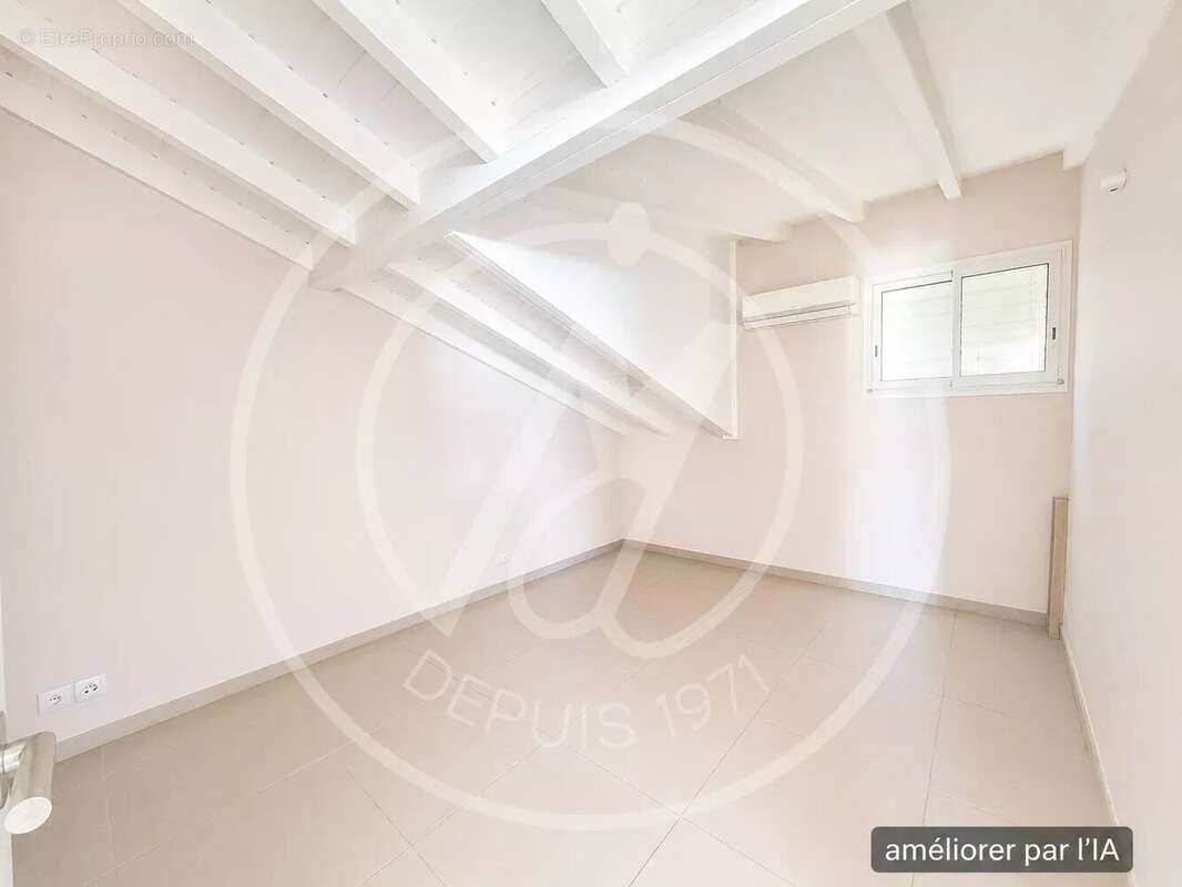 À VENDRE Appartement F3 en duplex au Gosier, 230 000 € - photo 3