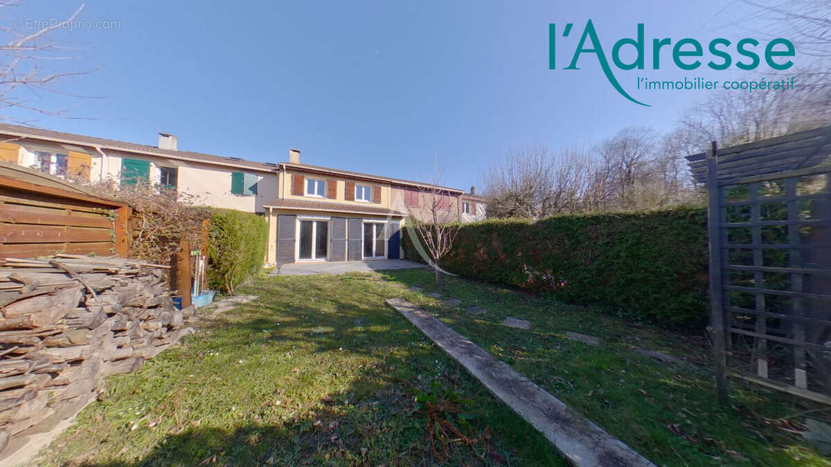 Maison à CHAMPS-SUR-MARNE