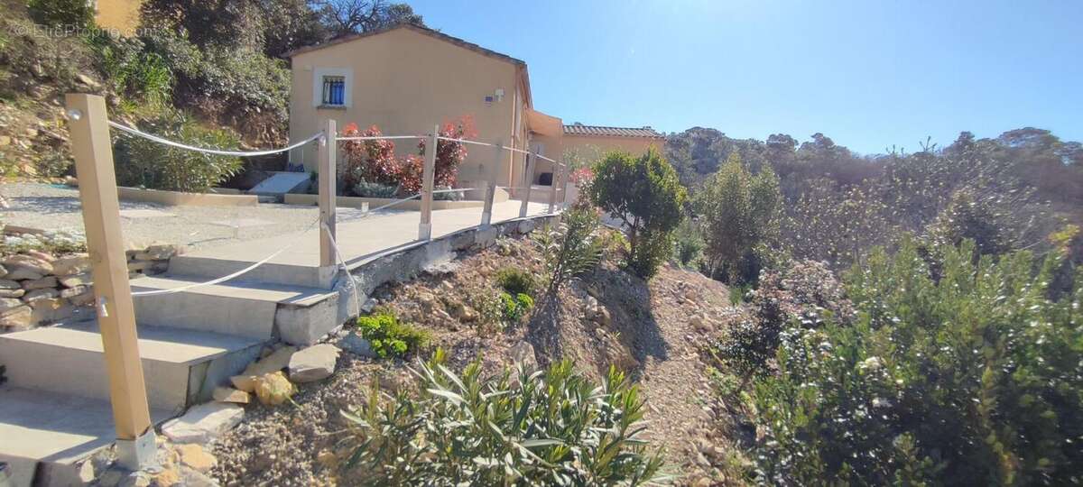 Maison à SAINT-MARTIN-DE-VALGALGUES