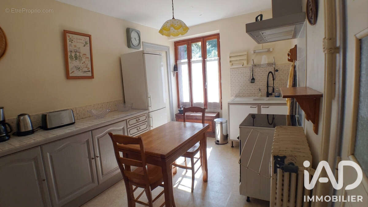 Maison 182 m² à Peyrieu  - photo 6