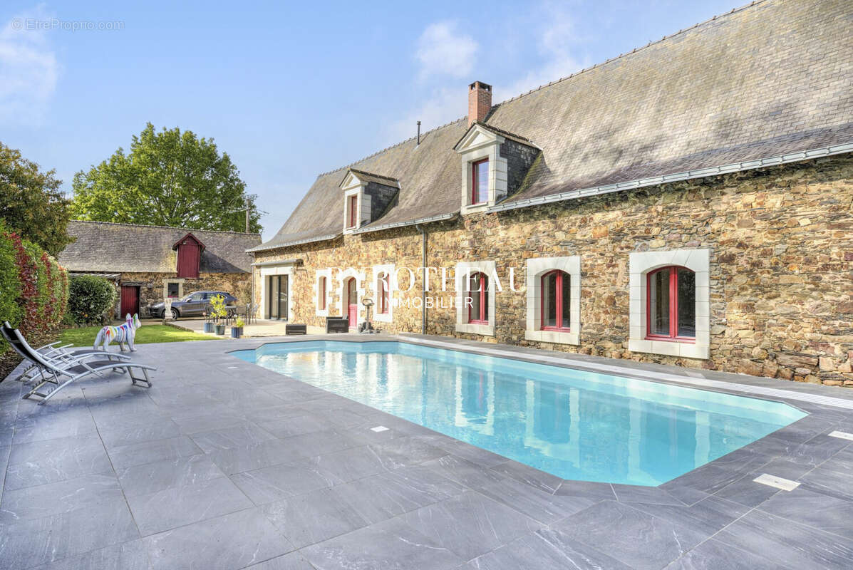 Maison 295 m² à Segre  - photo 4