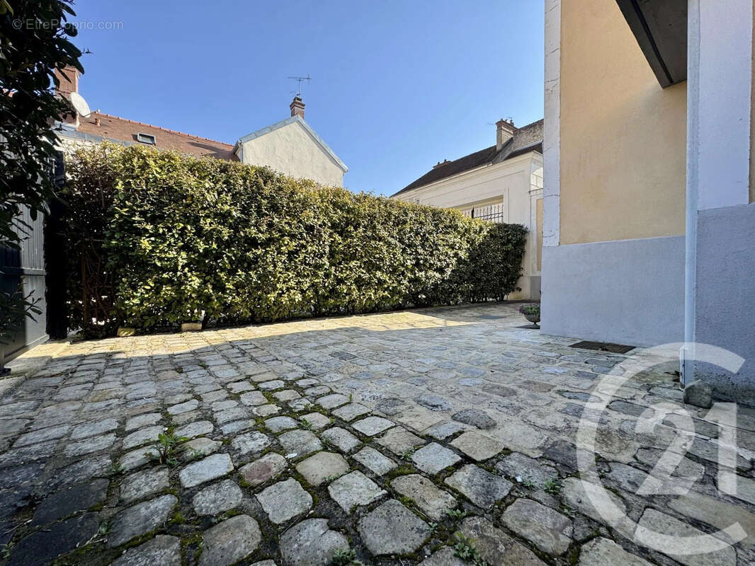 Appartement à FONTAINEBLEAU