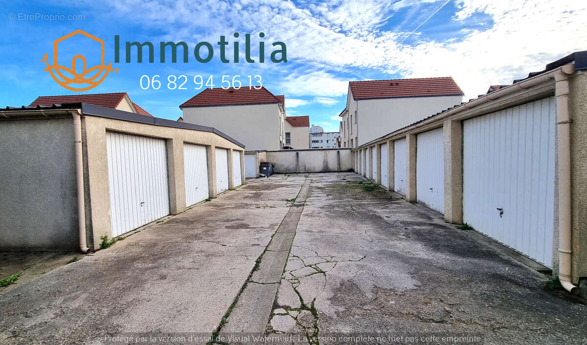 Parking à MONTEREAU-FAULT-YONNE