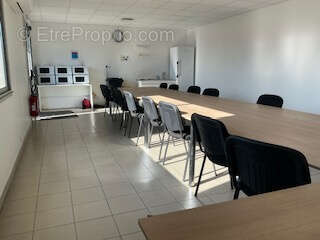 Commerce 2460 m² à Saint-Laurent-Sur-Sevre  - photo 8