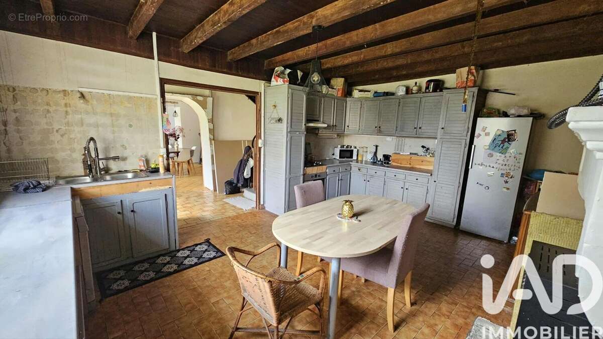 Maison 160 m² à Saint-Ciers-Sur-Bonnieure  - photo 6