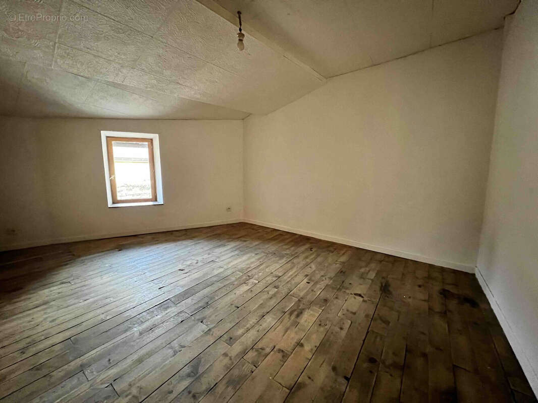 Maison 95 m² à Gannat  - photo 7