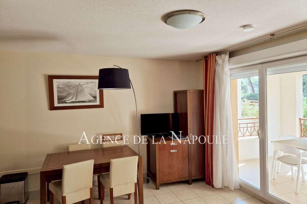 Appartement à MANDELIEU-LA-NAPOULE