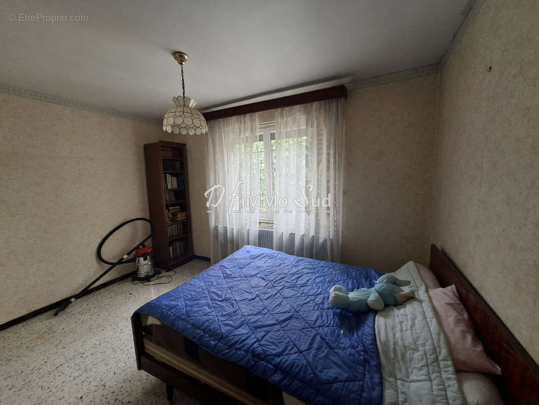 Maison en R+1 avec garage et extérieur - photo 12