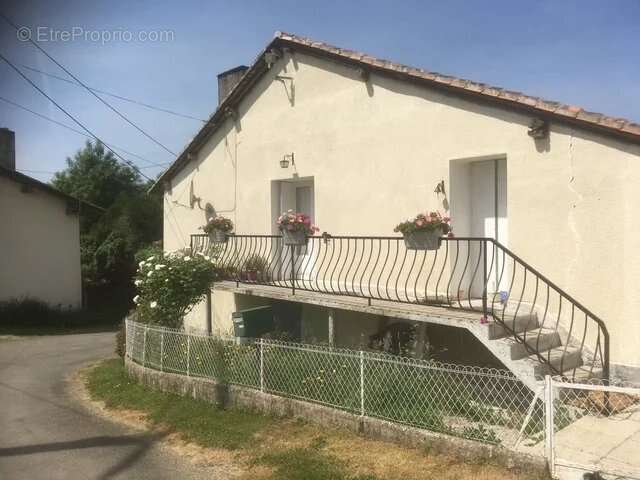 Maison à MAZEROLLES