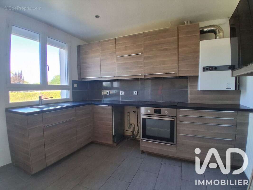 Maison 74 m² à Crouy-Sur-Ourcq  - photo 3
