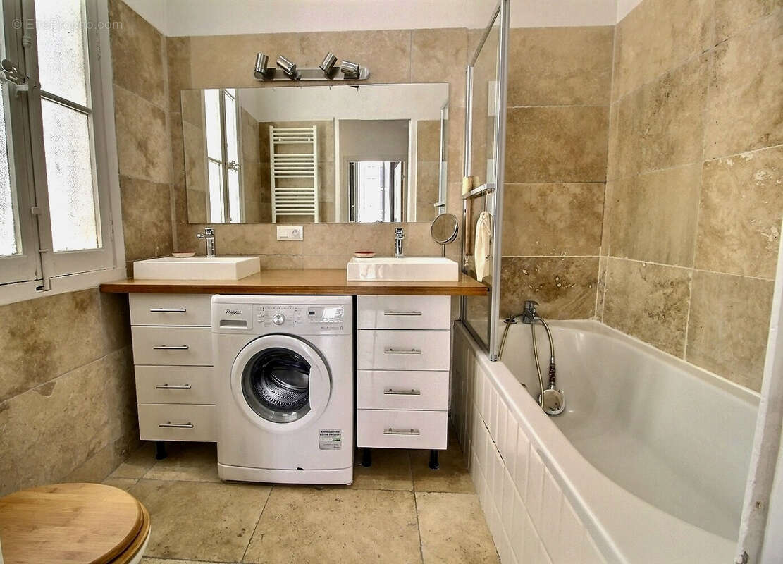 Appartement à MARSEILLE-6E