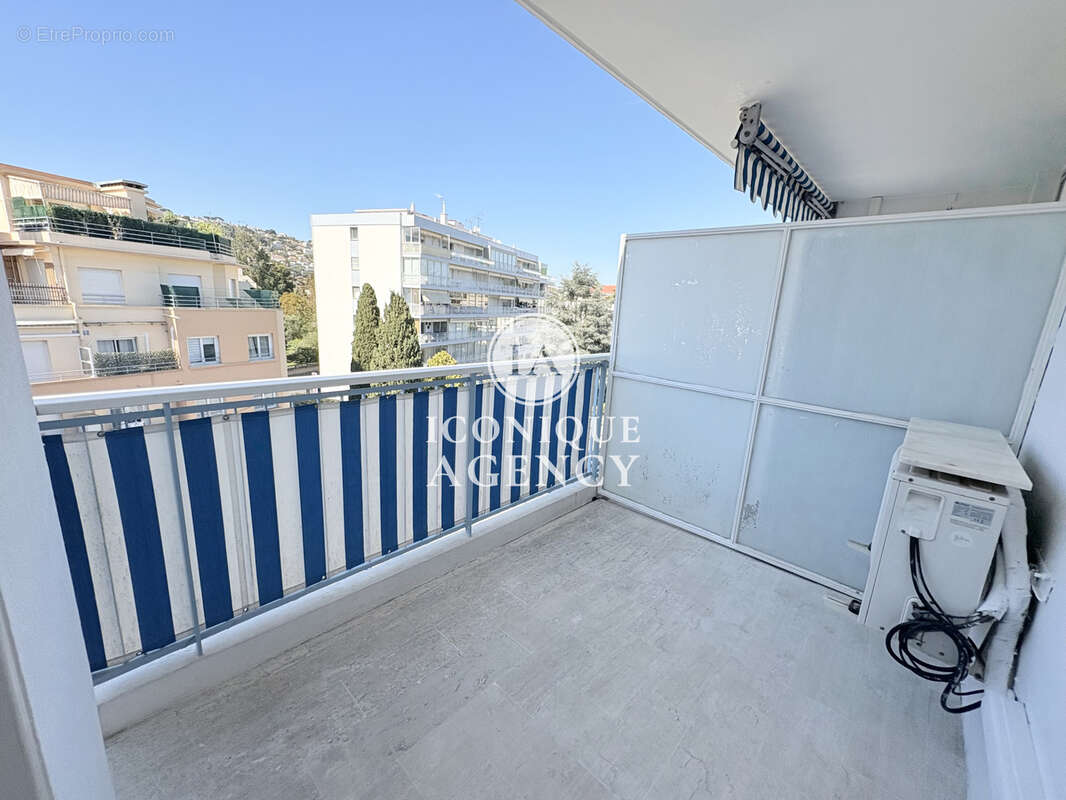 Appartement à VALLAURIS