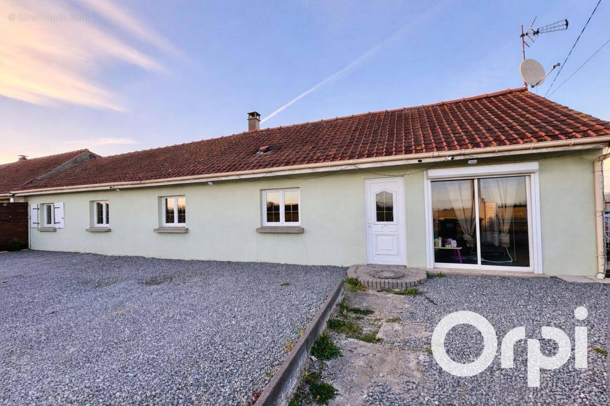 Maison à LES ATTAQUES