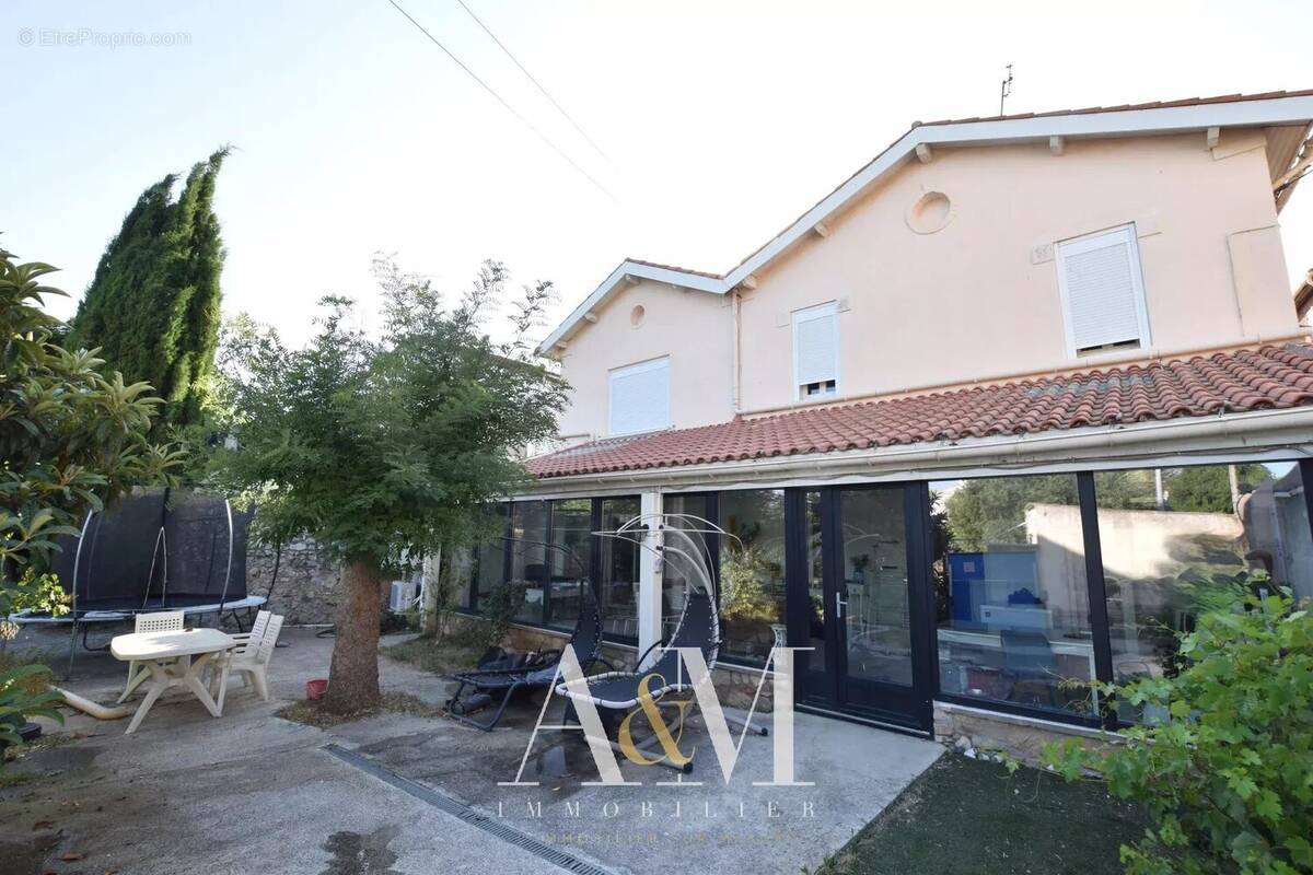 maison 5 pièces 145 m²  avec terrain 344 m² - photo 2
