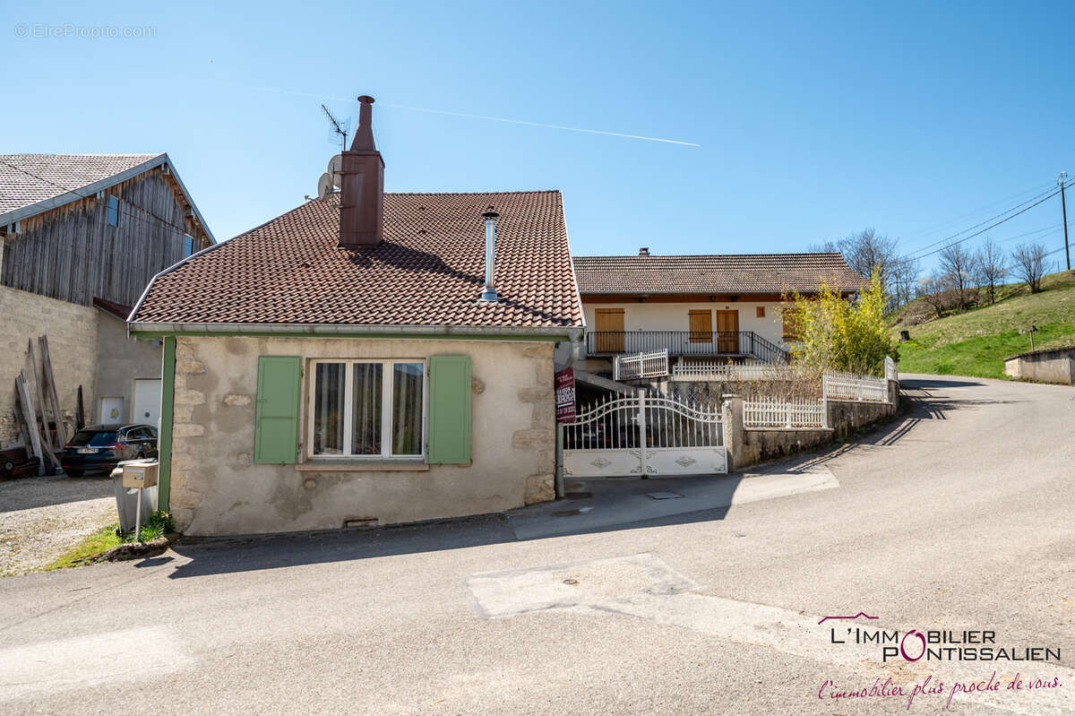Maison à OUHANS