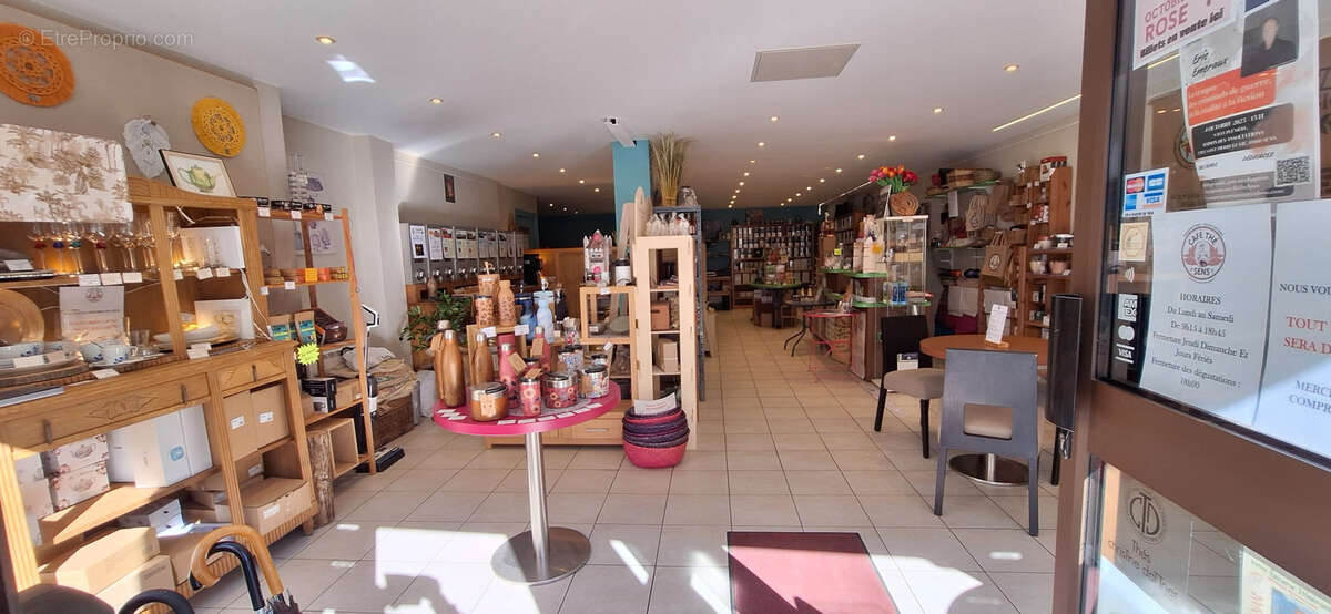 Commerce à SENS