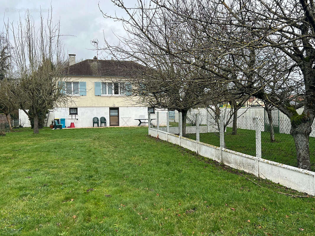 Maison à FLEURY