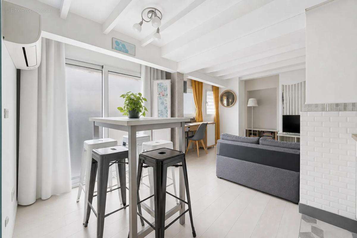 Appartement à CHARENTON-LE-PONT