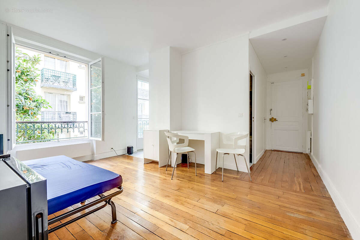 Appartement à PARIS-14E