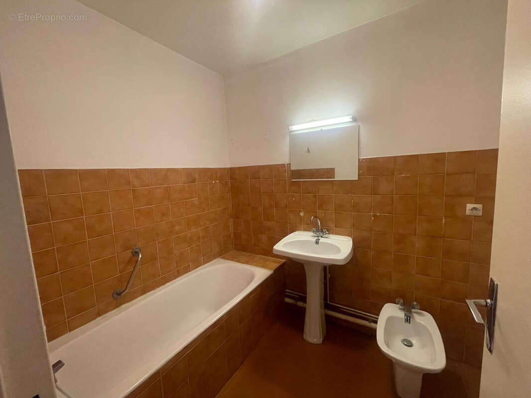 Appartement à LE PEAGE-DE-ROUSSILLON