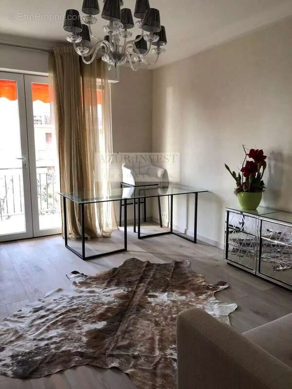 Appartement à ROQUEBRUNE-CAP-MARTIN