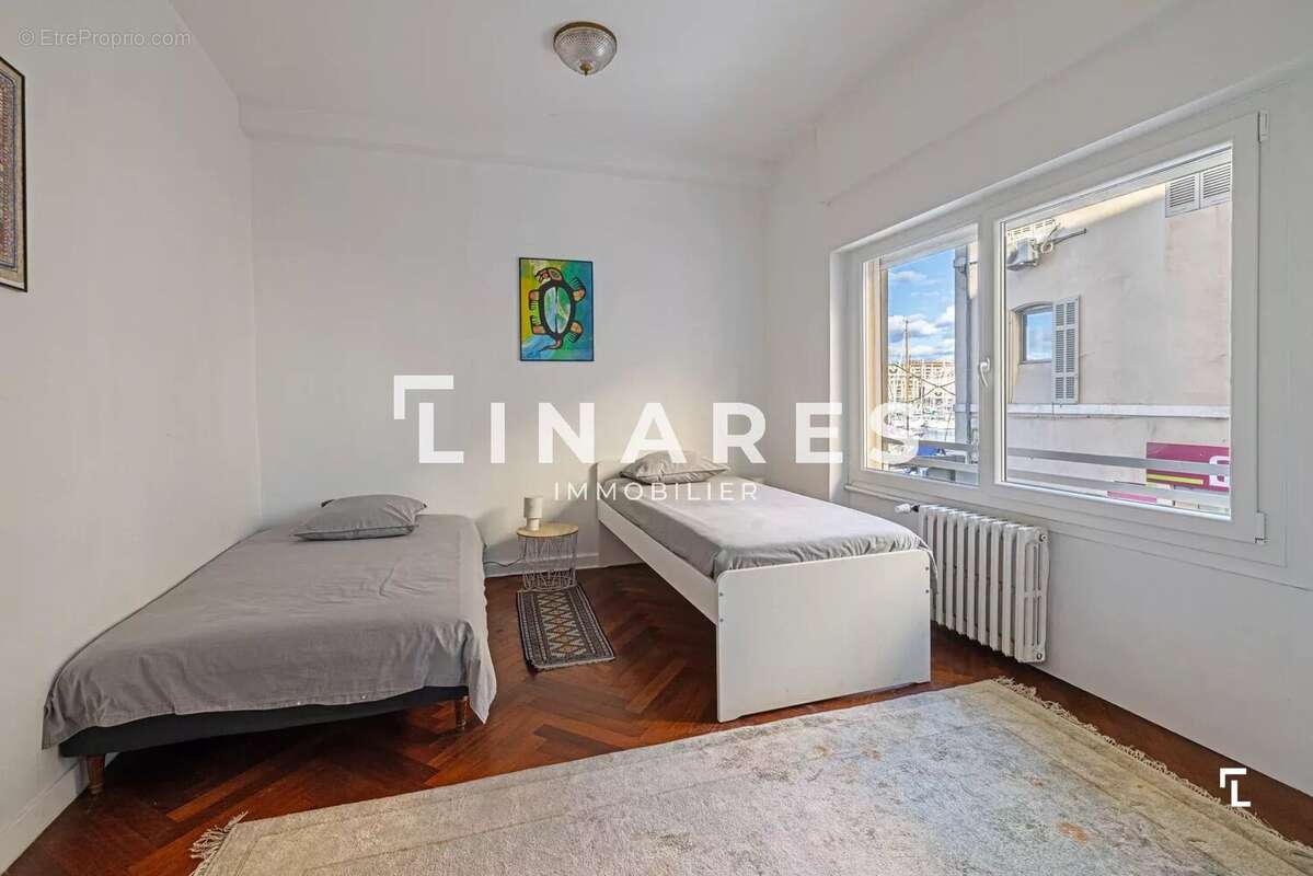 Appartement à MARSEILLE-1E