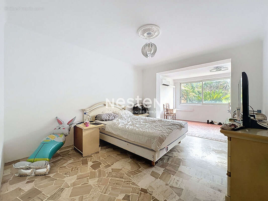 VALLAURIS - Maison - 230m² - Terrain 525m² - Projet promoteur - Hauteur autorisé - Proche commodités - photo 23