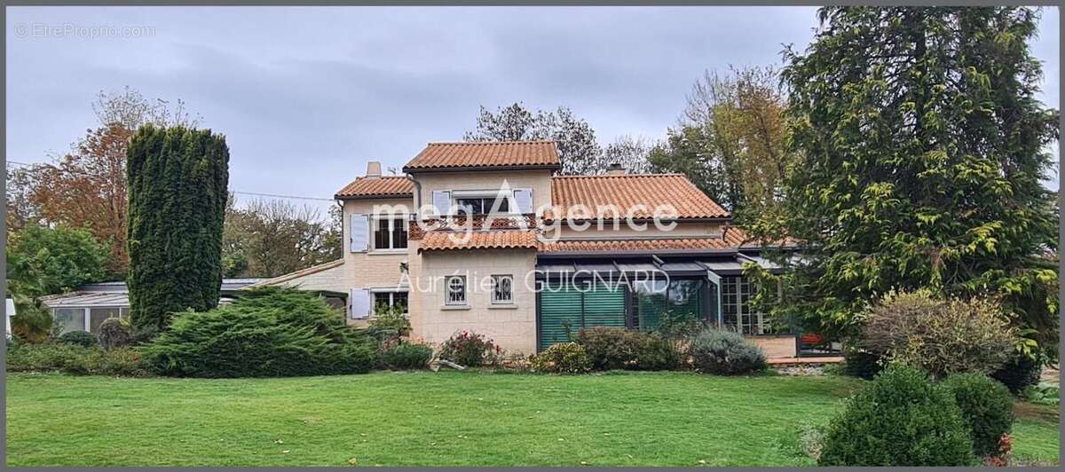 Maison à BRESSUIRE