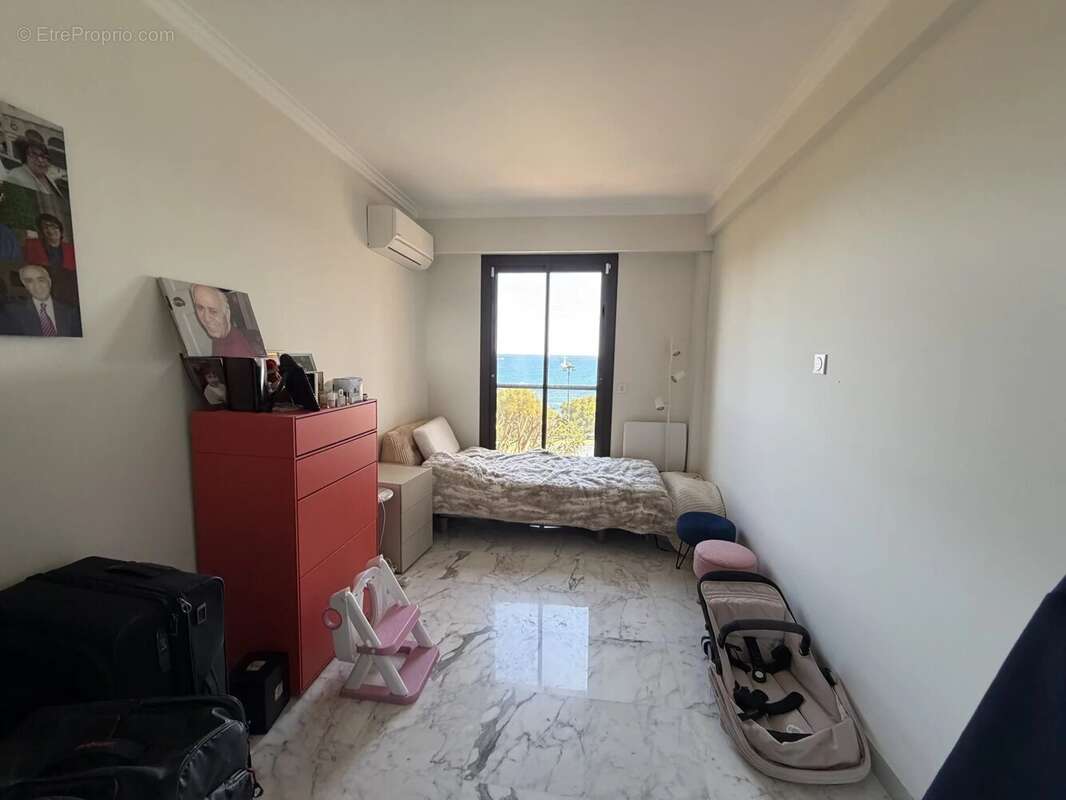 Immobilier Roquebrune Cap Martin, quartier Vigie - Appartement Trois Pièces à Vendre avec Vue Mer Panoramique - photo 5