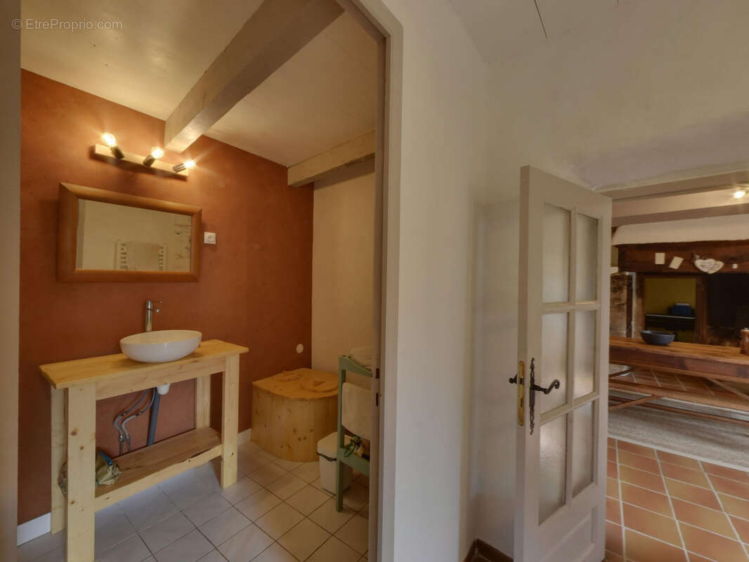 Maison à SAINT-FORTUNAT-SUR-EYRIEUX