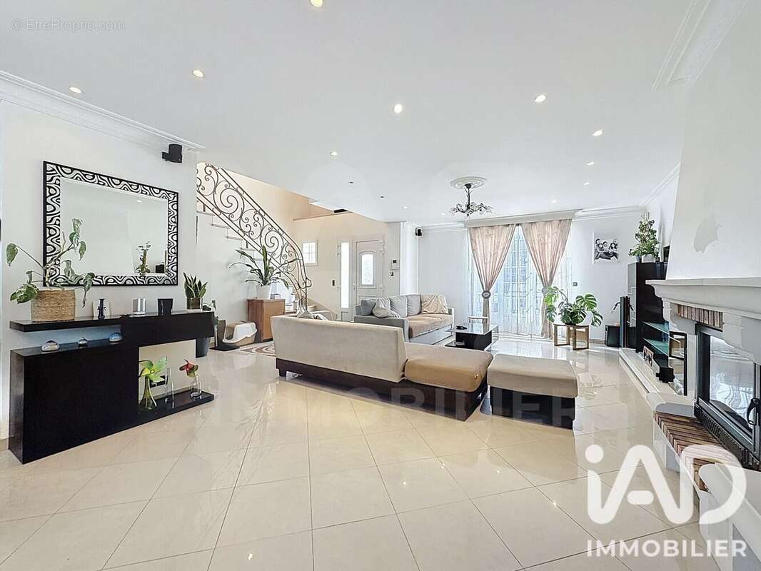 Photo 3 - Maison à PONTAULT-COMBAULT