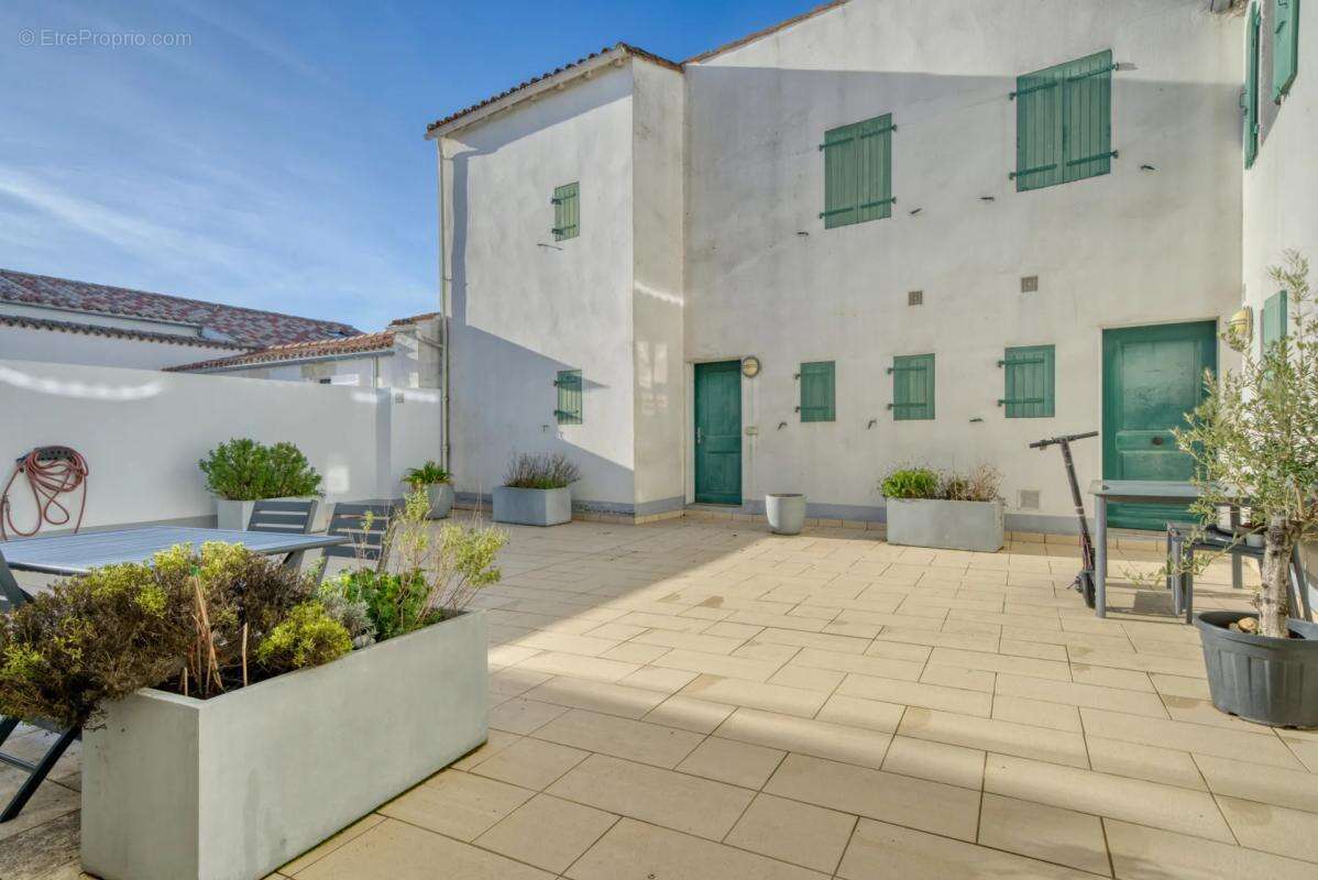 Appartement à SAINT-MARTIN-DE-RE