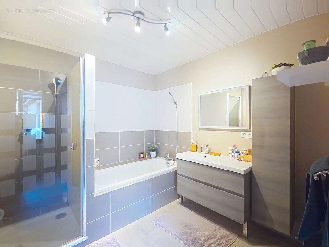 Maison à CRECY-SUR-SERRE