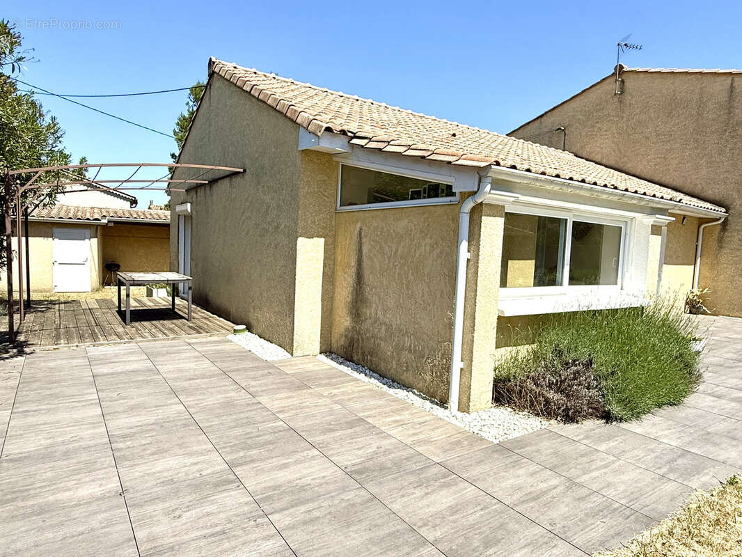Maison à BOLLENE