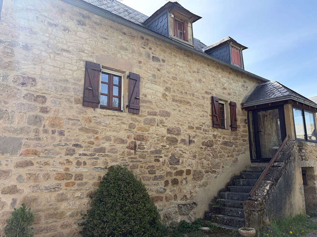 Maison à MONTROZIER
