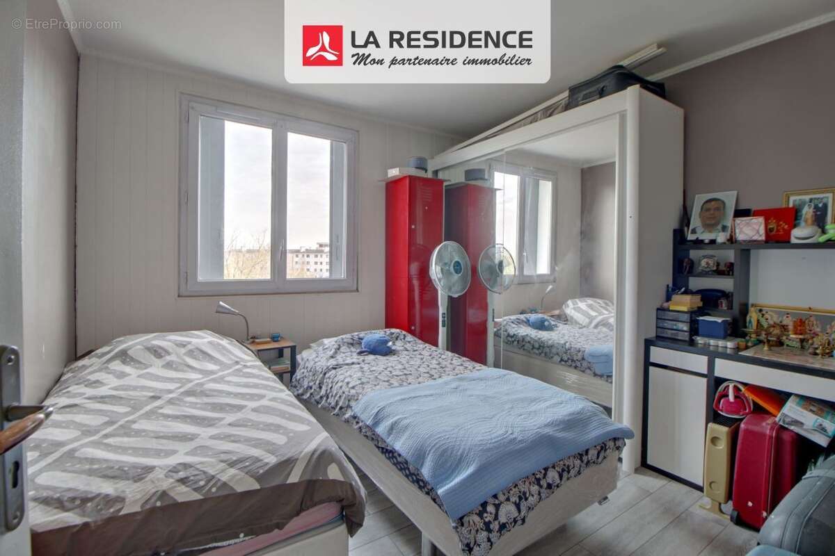 Appartement à LES CLAYES-SOUS-BOIS
