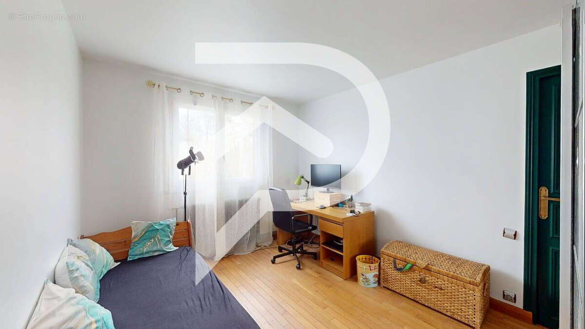 Maison à VERNEUIL-SUR-SEINE