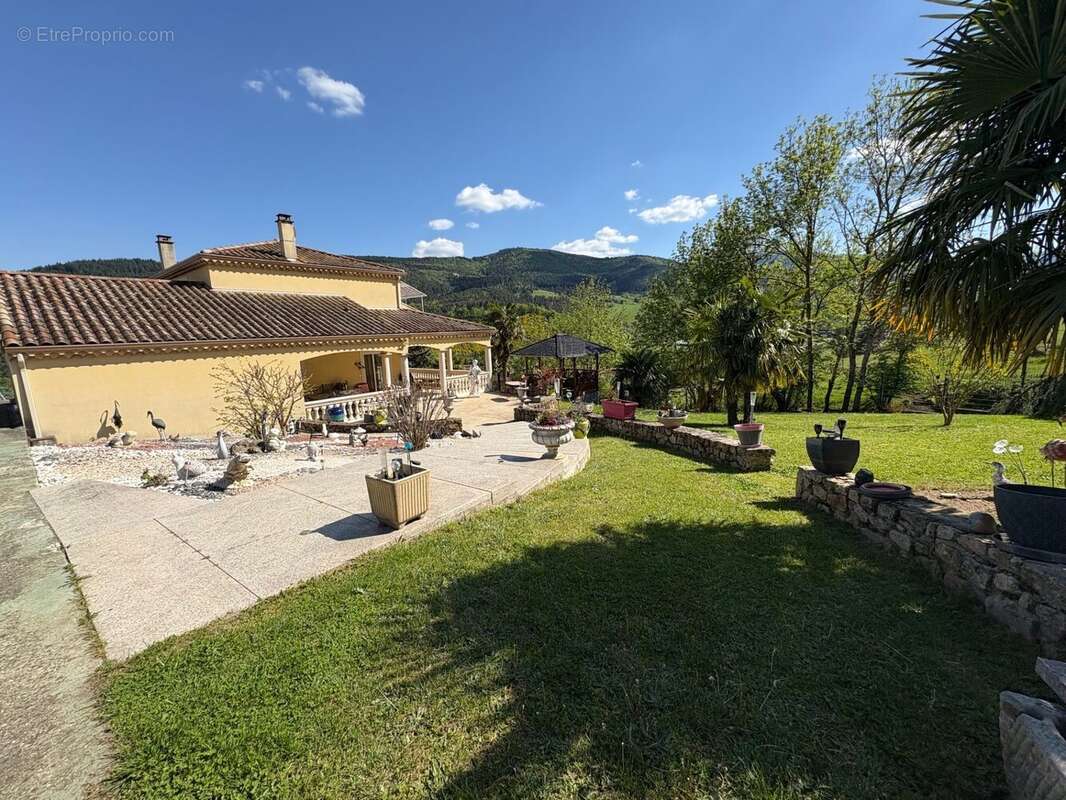 Maison à VILLEVOCANCE
