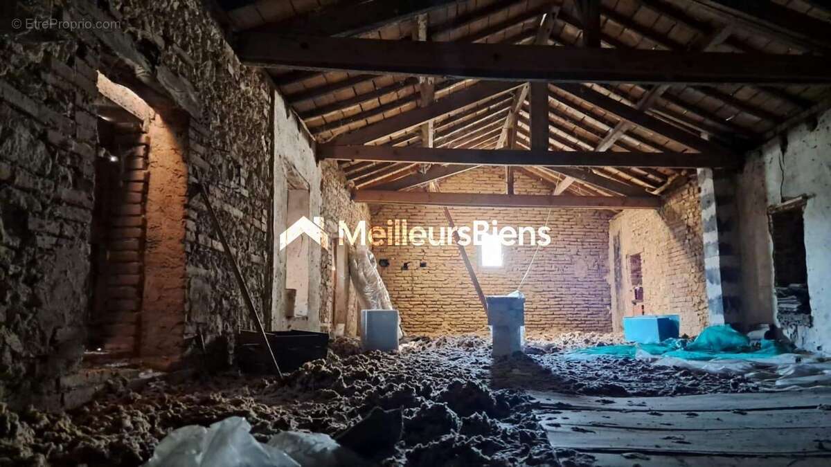 Maison de village avec jardin et grand garage - photo 7