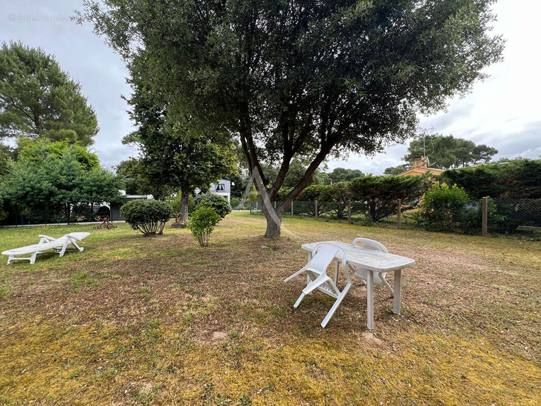 Terrain à JARD-SUR-MER