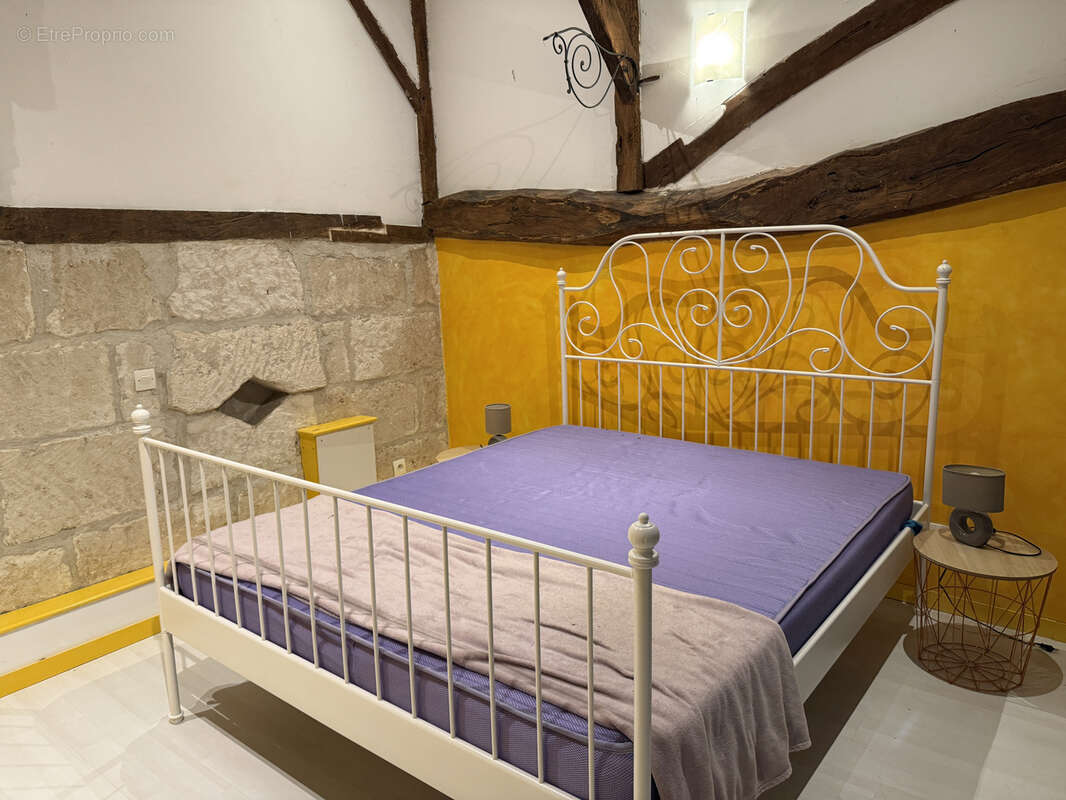 Maison à LA ROCHE-CHALAIS