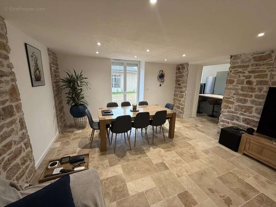 Appartement à CHARNAY-LES-MACON